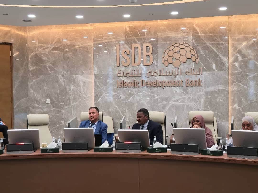 وزير الدولة بوزارة المالية و البنك الإسلامي للتنمية يبحثان تسوية المتأخرات واستئناف التمويل