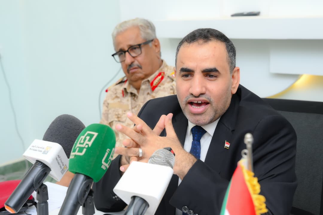 السفارة اليمنية بالخرطوم تبحث مستجدات الأوضاع وتداعيات التصعيد الحوثي على الأمن الإقليمي