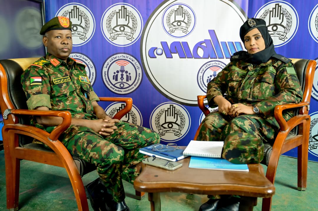 مدير الإعلام العسكري يستعرض عبر برنامج "ساهرون" تفاعلات وفعاليات عيد الجيش تحت شعار "جيش منتصر وشعب مقتدر