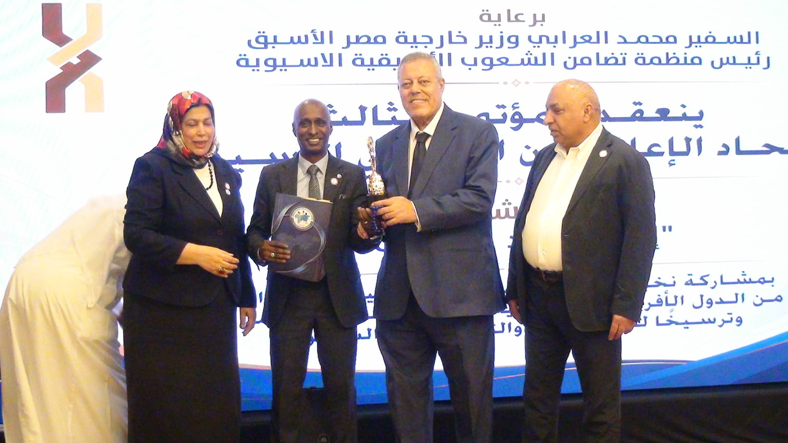 اتحاد الإعلاميين الأفريقي الآسيوي يكرّم الدكتور عبد الرازق كرار تقديراً لإسهاماته الفكرية والإعلامية