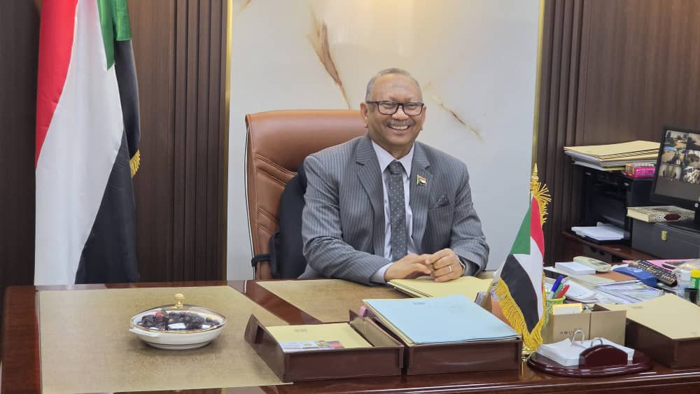 سفير السودان لدى سلطنة عمان يشيد بمستوى العلاقات بين البلدين