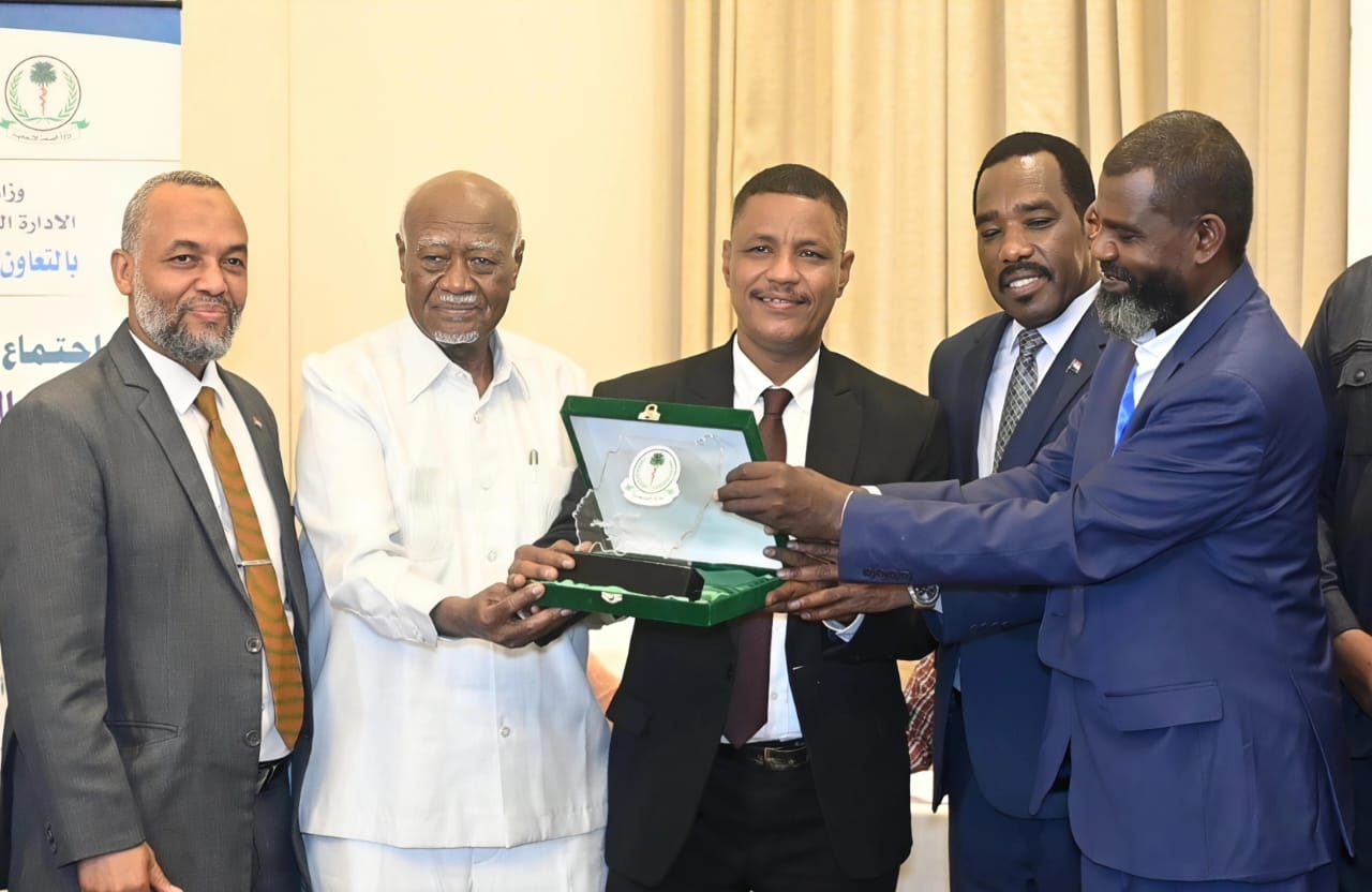 ممثل دولة رئيس مجلس الوزراءوزير الحكم الاتحادي والتنمية الريفية يشهدان مراسم إجازة الخطة الاستراتيجية الوطنية لتعافي النظام الصحي