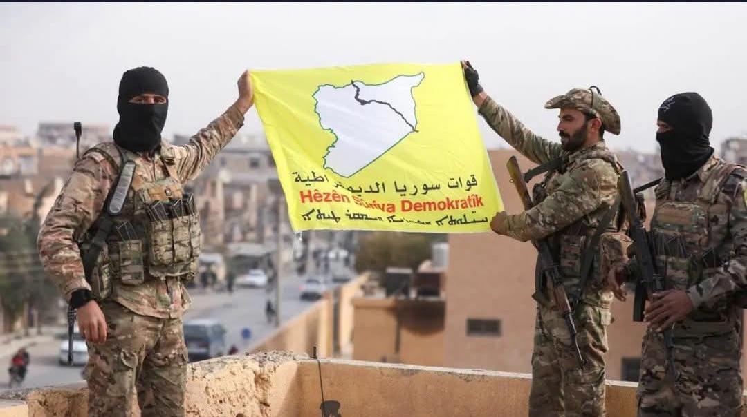 في إطار "دولة واحدة وجيش واحد".. قيادي في "قسد" يؤكد اندماج قواتها في الجيش السوري خلال أيام