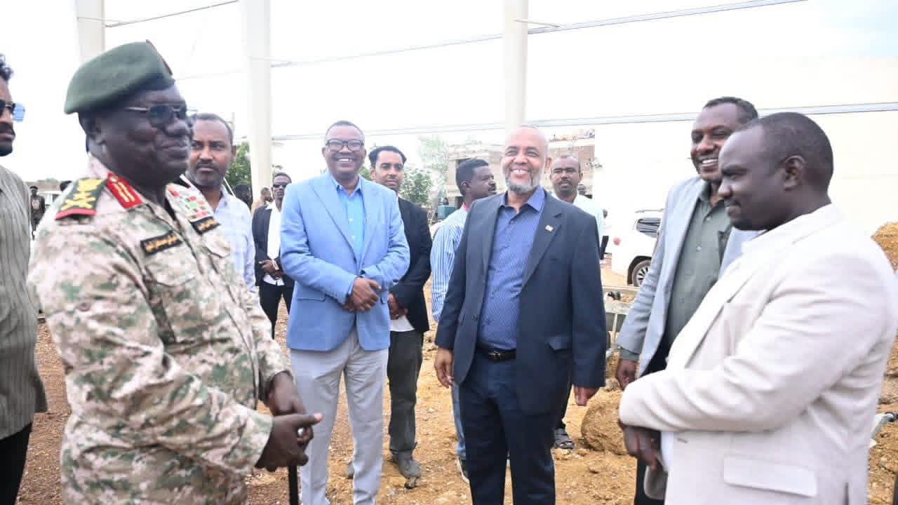 وزير الصحة يشيد بالإمدادات الطبية والمالية الاتحادية لاستقرار الدواء