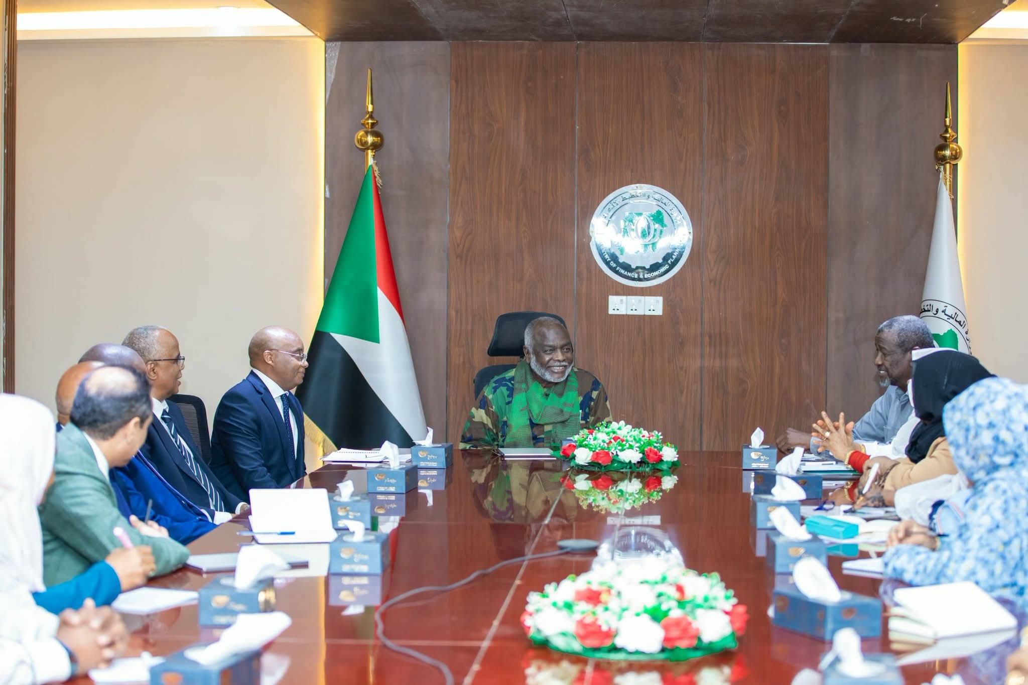 وزير المالية يبحث مع بنك التنمية الأفريقي مشروعات الطوارئ الصحية ودعم مسار التعافي في السودان