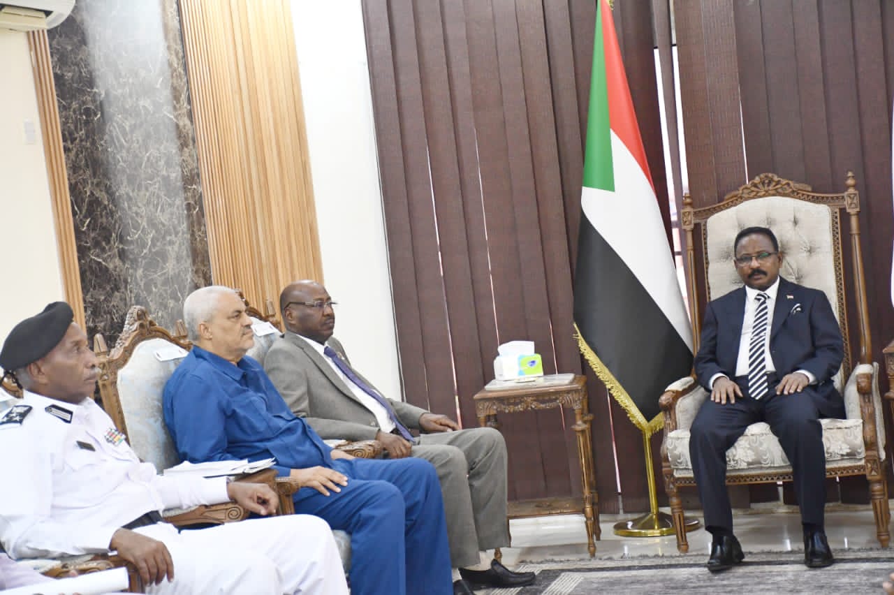 وزير العدل يترأس اجتماع  اللجنة الفنية لجمع وحصر وإدارة الحديد الخردة بولاية الخرطوم