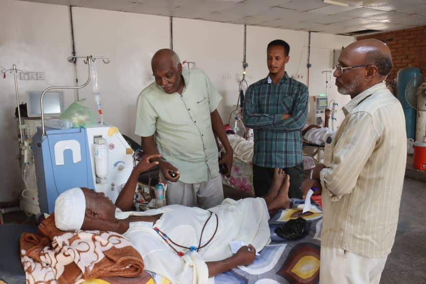 مدير الطب العلاجي صحة الخرطوم يتفقد مركز غسيل الكلى بالكدرو ويقف على احتياجات المرضى