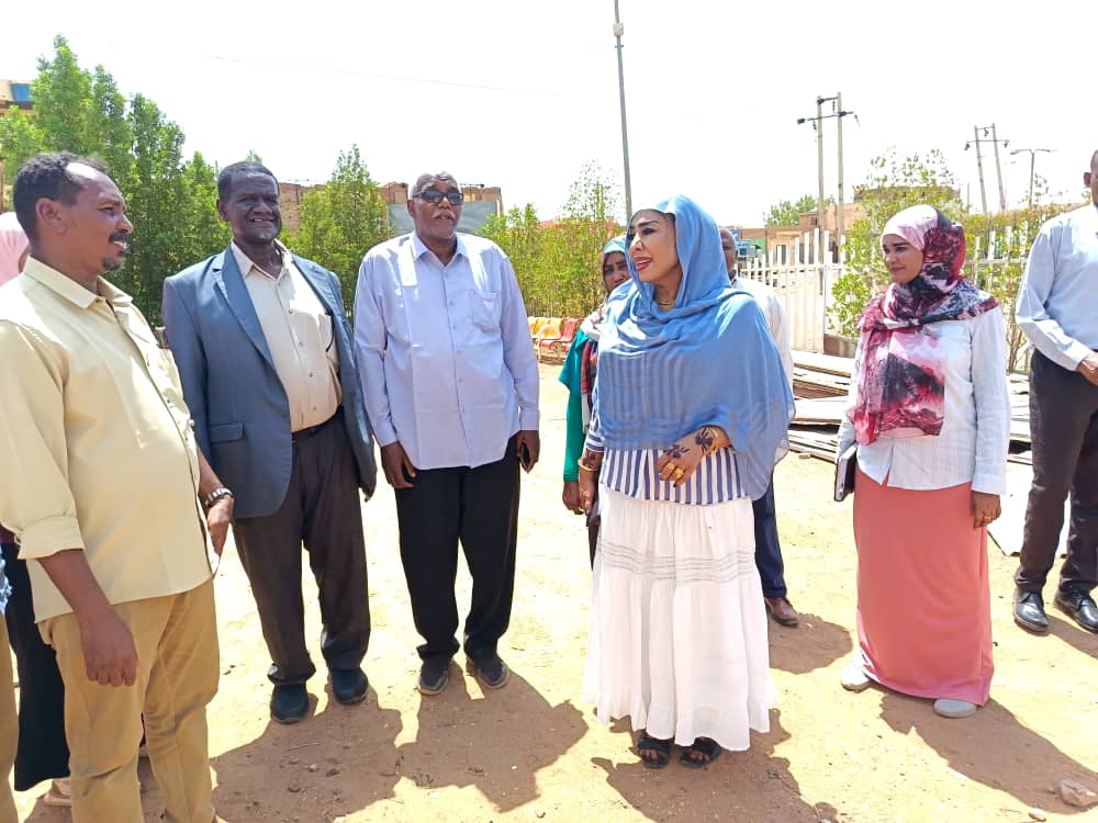 مدير عام صحة الخرطوم المكلف تقف على اللمسات الأخيرة لتأهيل مستشفيي التجاني الماحي والصداقة